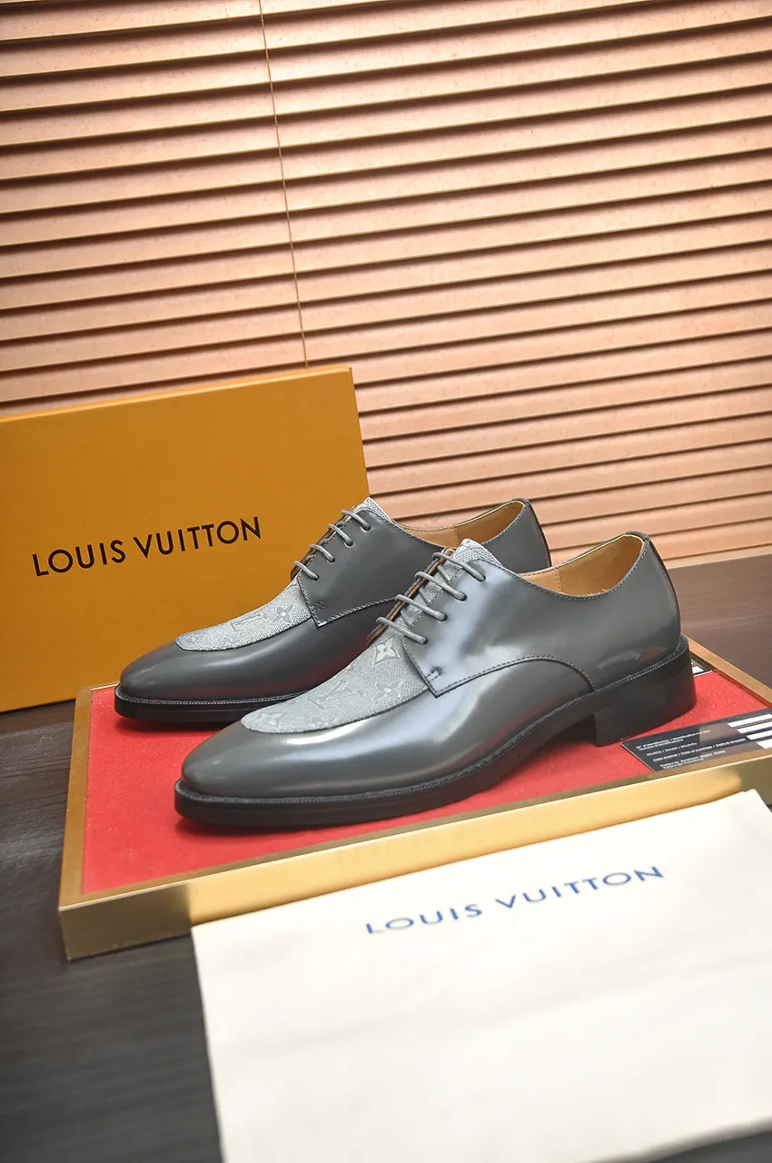 Men's men's shoes 💰500💶 [LV] (original single cowhide lining) 🍀LV's latest genuine leather business suit shoes are launched simultaneously on the official website. The first-layer cowhide imported from Italy is made of heavy gold, 💥official website 1:1 rubber outsole. Versatile to wear, high-end without losing class, and the color combination is extraordinary. This four-season style is alluring when worn on your feet, showing off your big-name flair. Standard code 38-45 (45 customized)